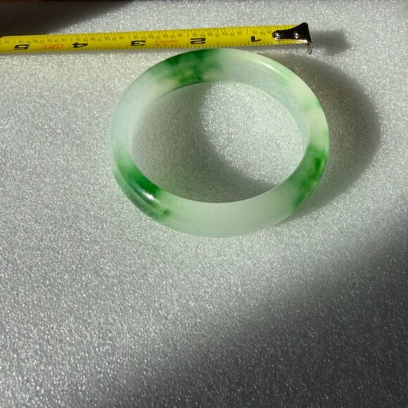 Jade Bangle Bracelet - Picture 4 of 4